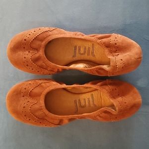Juil grounding ballet style shoes. Super cute, barely worn.